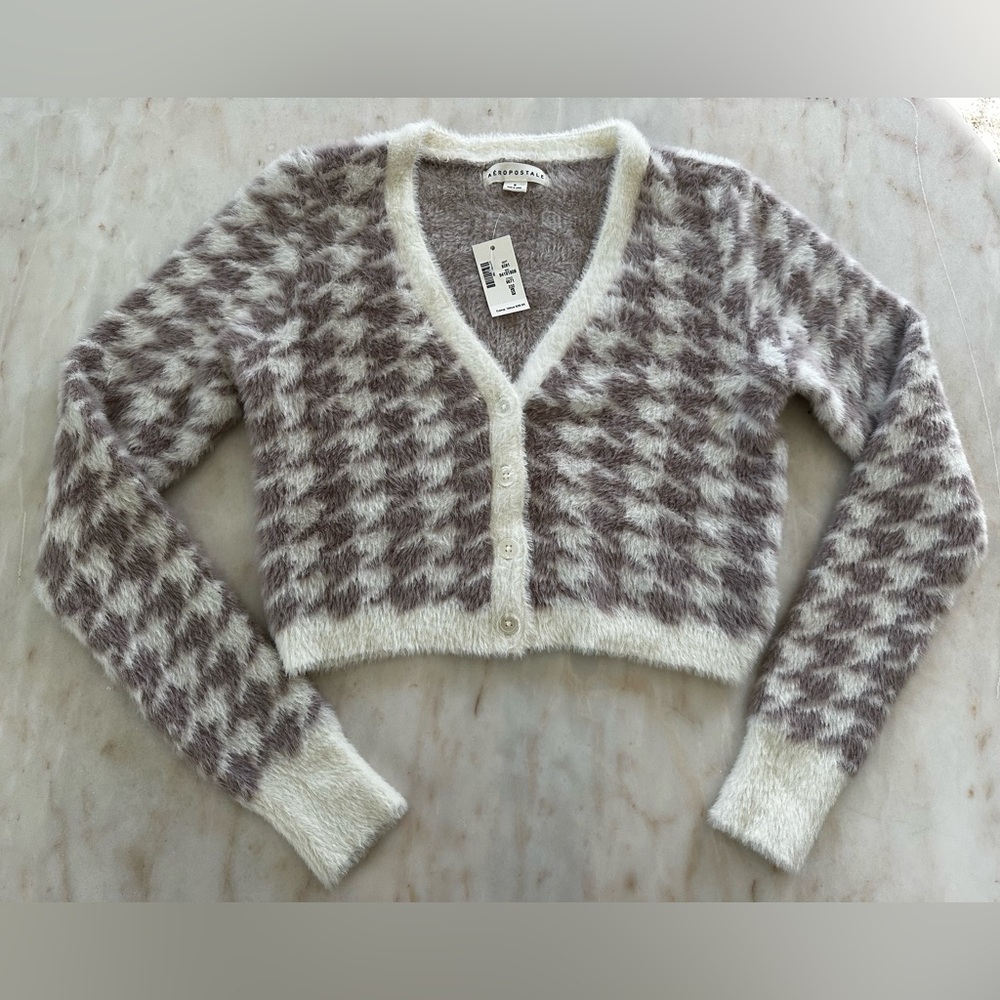 Aeropostale Fuzzy Houndstooth V-Neck Sweater